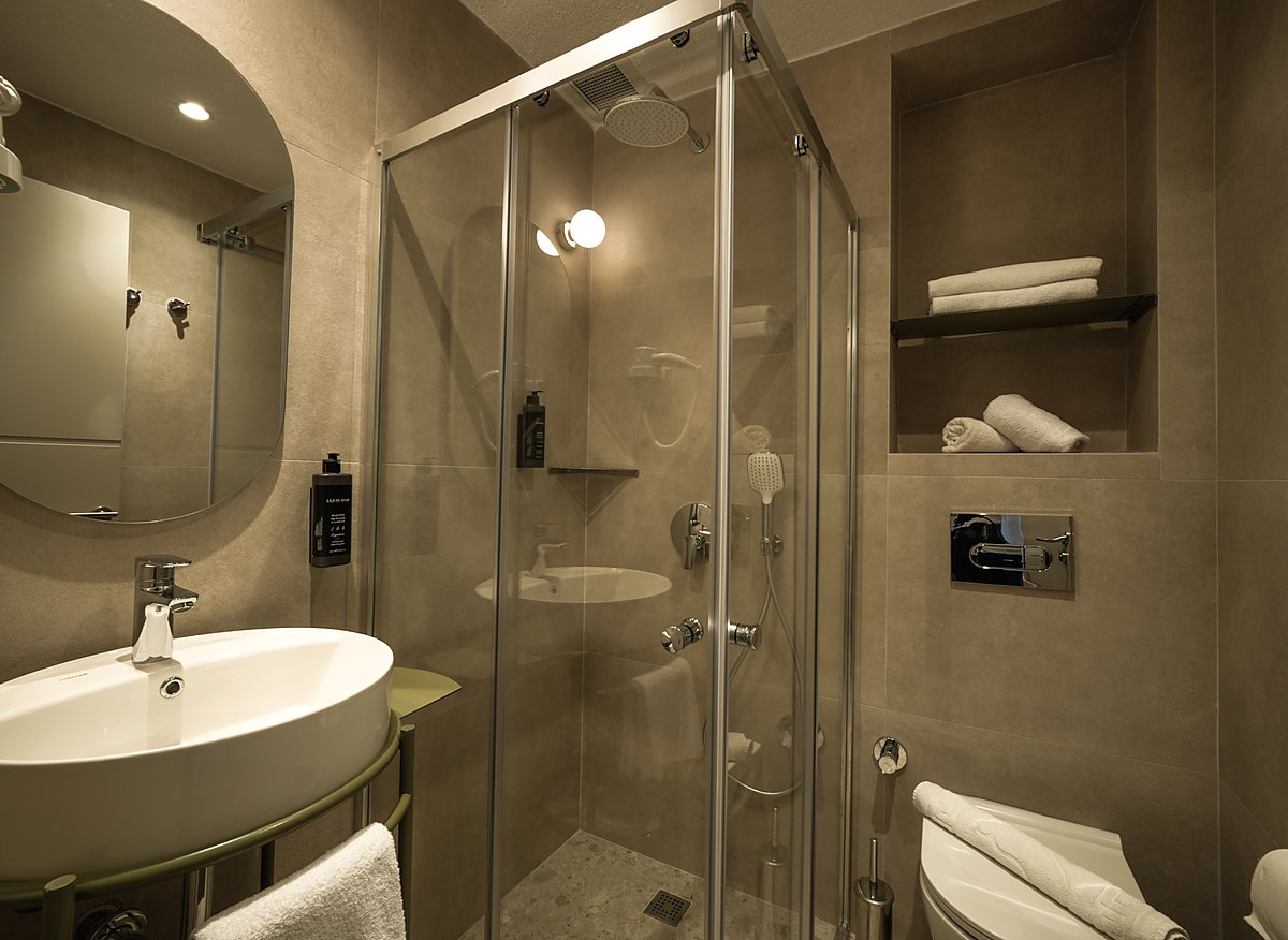 Modern bathroom at Side Kervan Hotel